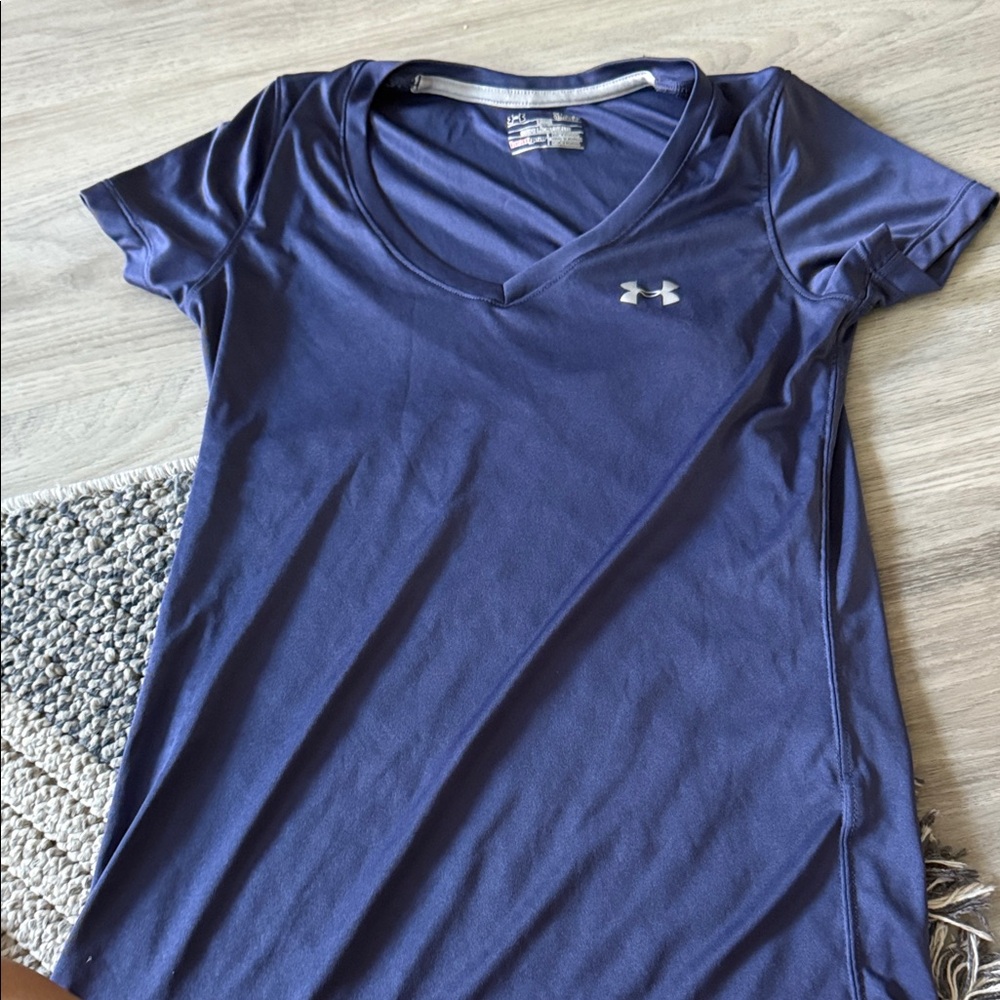 Under Armour Women's Navy V-Neck Tee